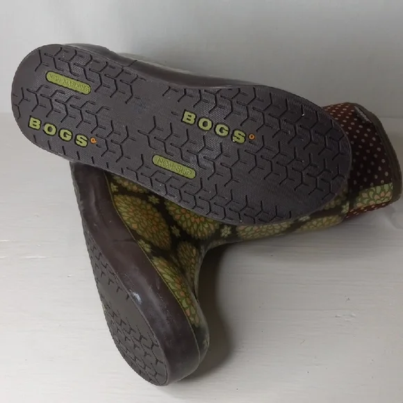 Floral Patterned Rain Boots - Picture 10 of 10